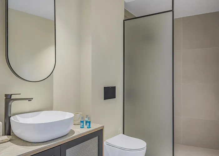 Отель Achatis *